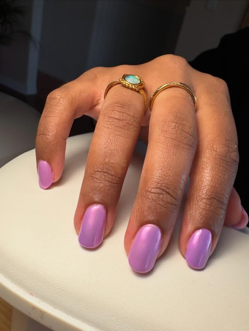 Lilac gel manicure at Queen Bee Nails Rockingham WA